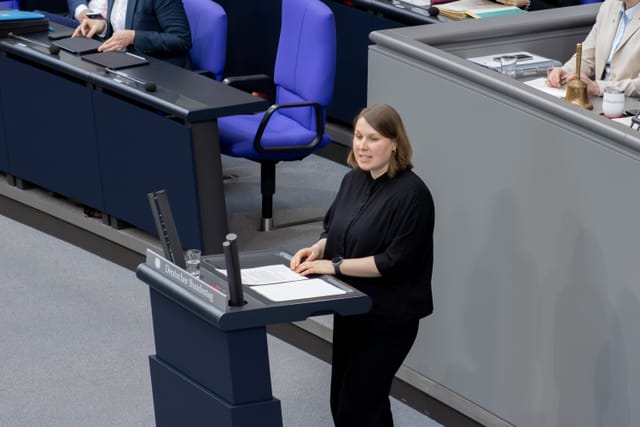 Rede zu Missbrauchsnetzwerken von Jeffrey Epstein